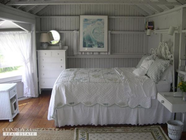 Cape Cod Home 994380