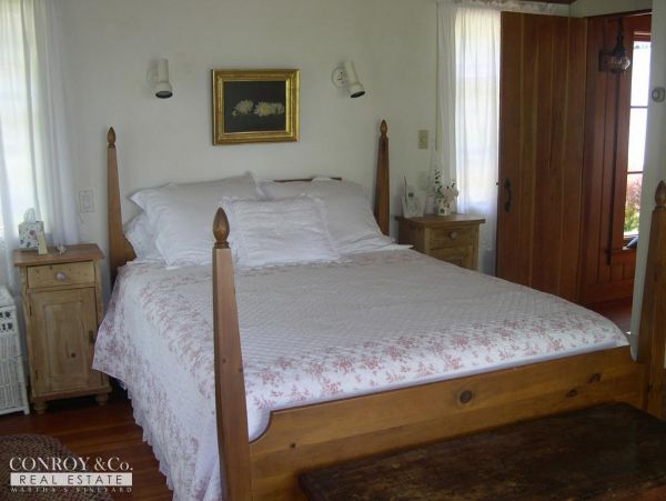 Cape Cod Home 994380