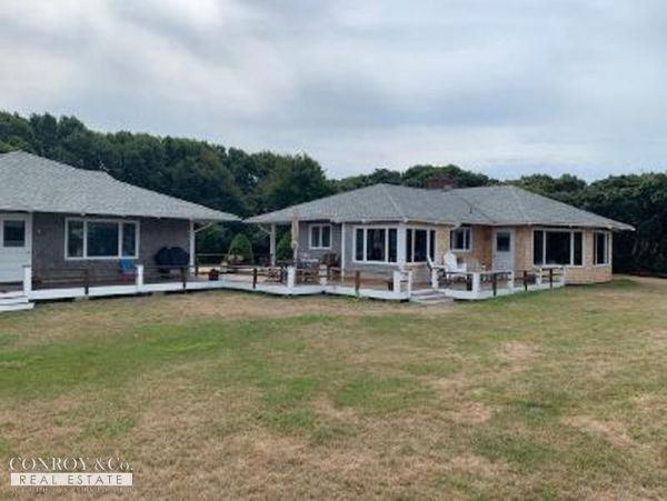Cape Cod Home 994381