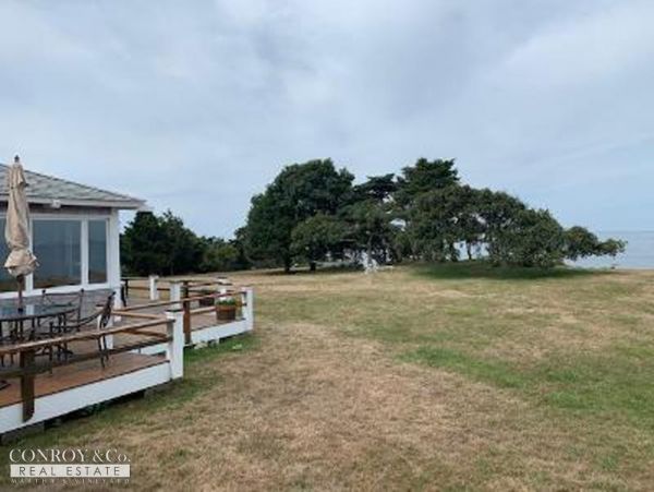 Cape Cod Home 994381