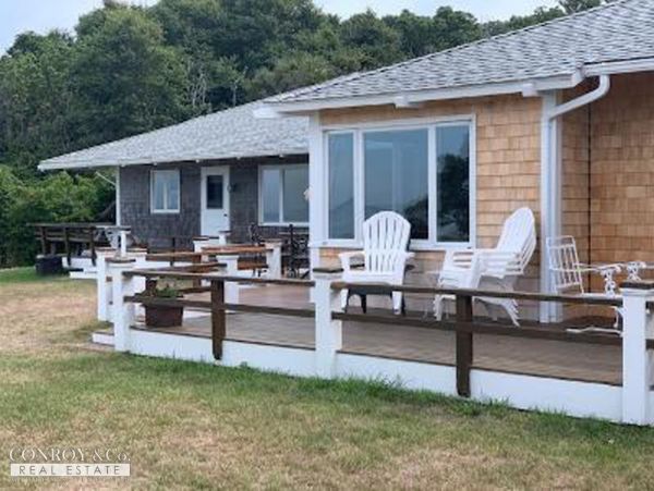 Cape Cod Home 994381