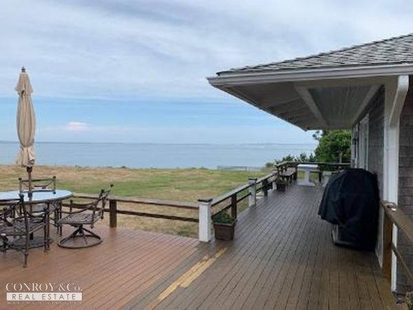 Cape Cod Home 994381
