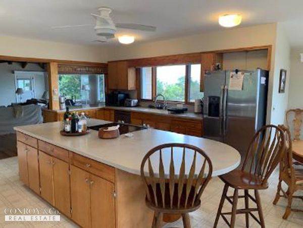 Cape Cod Home 994381
