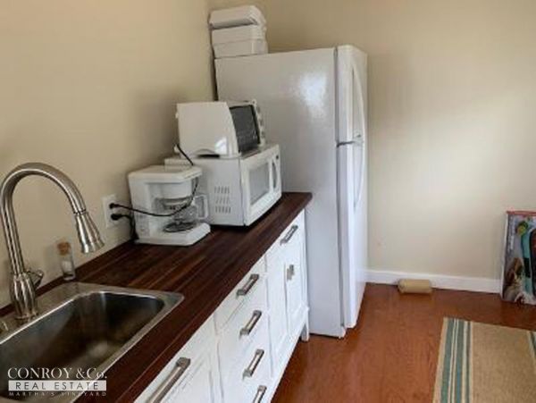 Cape Cod Home 994381
