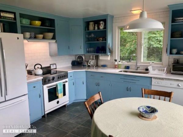Cape Cod Home 994382