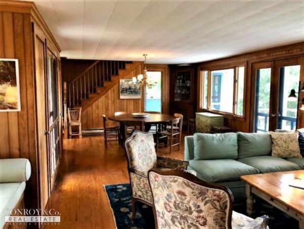Cape Cod Home 994382