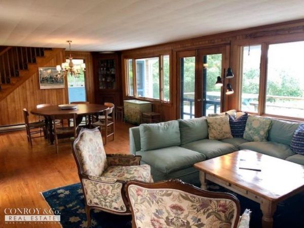 Cape Cod Home 994382