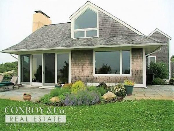 Cape Cod Home 994383