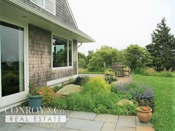 Cape Cod Home 994383