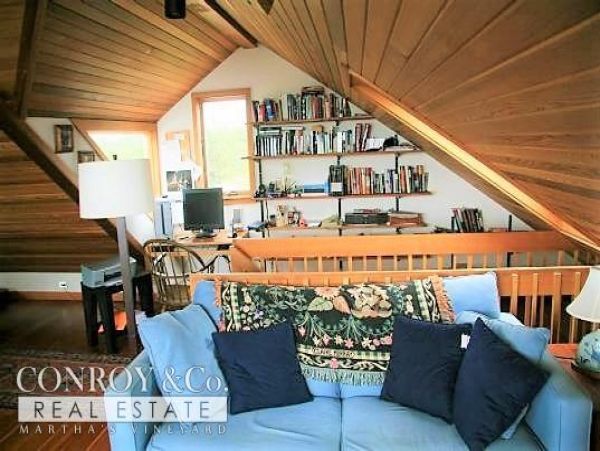 Cape Cod Home 994383