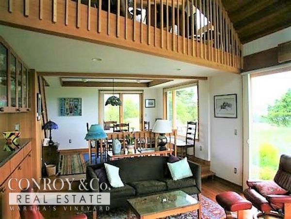 Cape Cod Home 994383