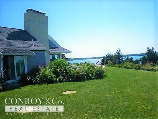 Cape Cod Home 994383
