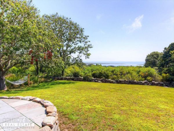 Cape Cod Home 994384