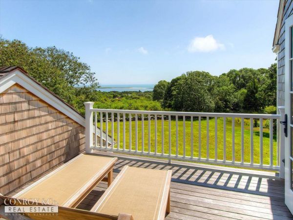 Cape Cod Home 994384