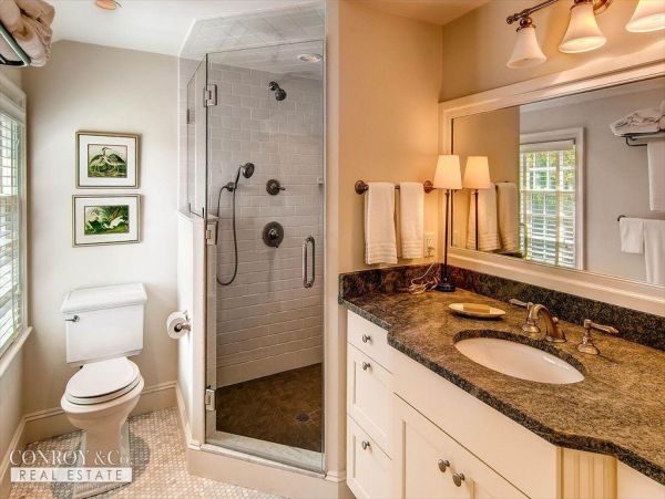 Cape Cod Home 994384