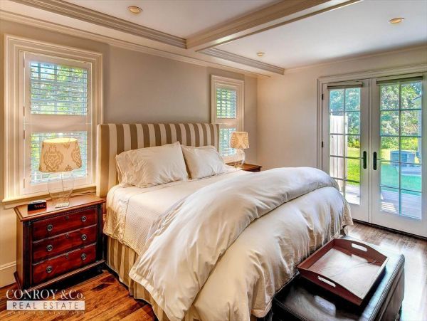 Cape Cod Home 994384