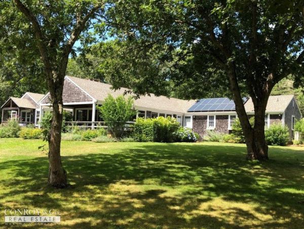 Cape Cod Home 994385