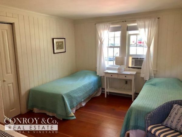 Cape Cod Home 994385