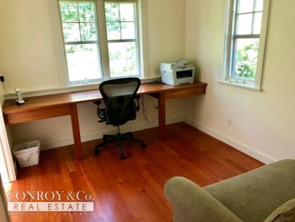 Cape Cod Home 994385
