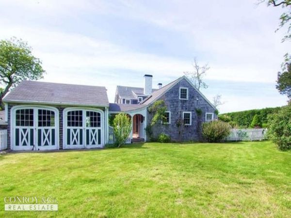 Cape Cod Home 994386