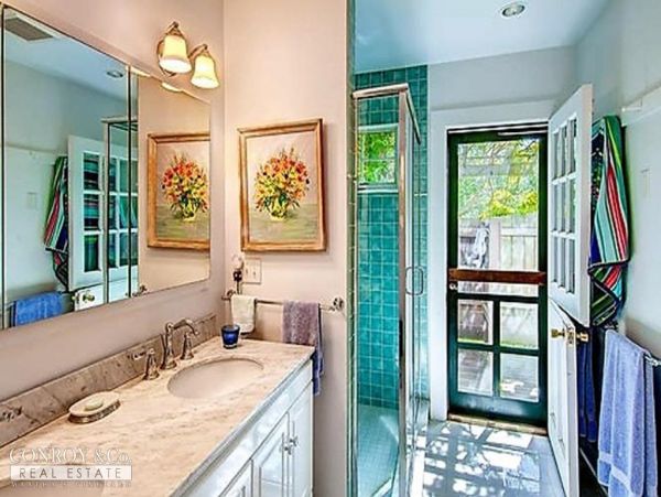 Cape Cod Home 994386