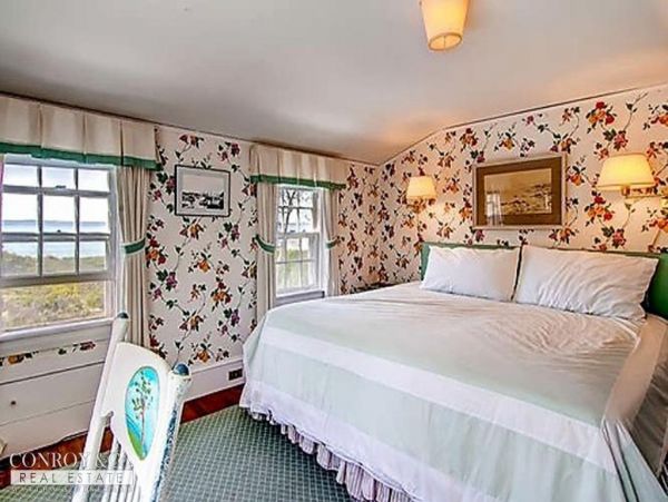 Cape Cod Home 994386