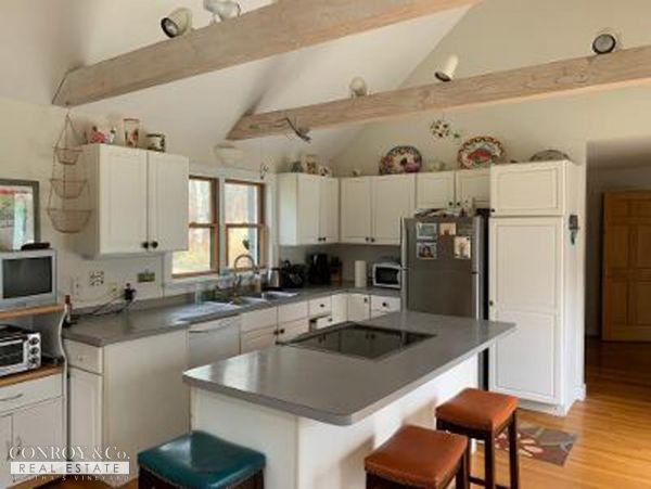 Cape Cod Home 994387