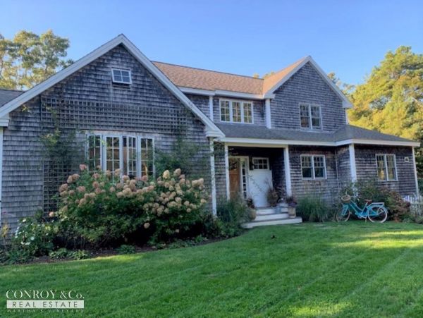 Cape Cod Home 994388