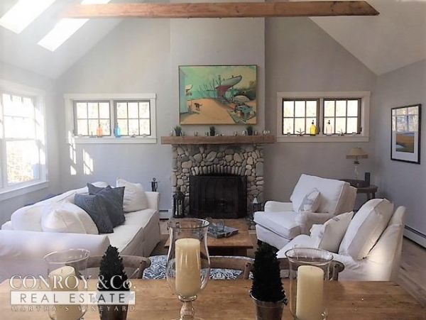 Cape Cod Home 994388