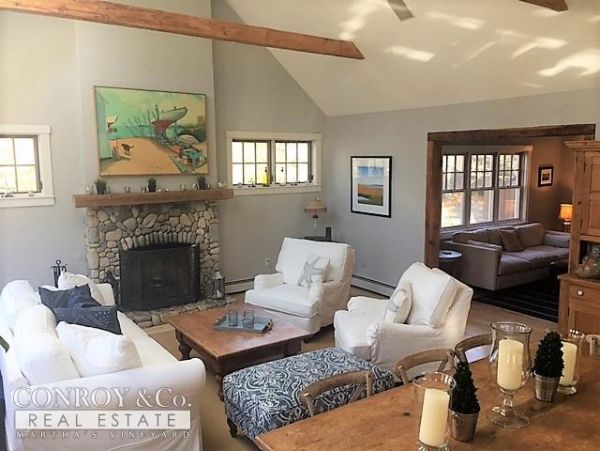 Cape Cod Home 994388