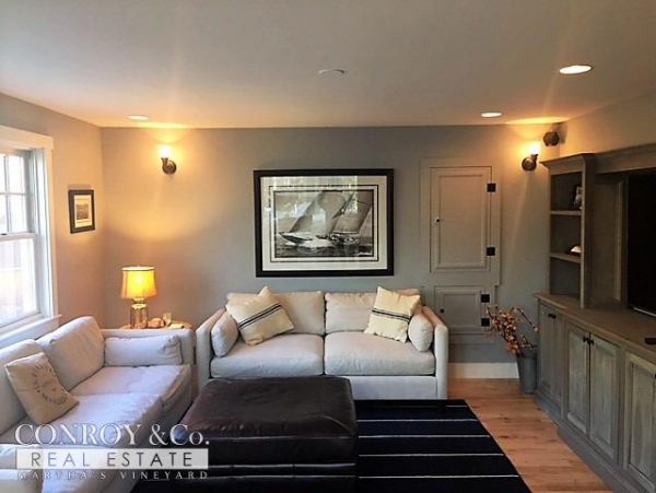 Cape Cod Home 994388