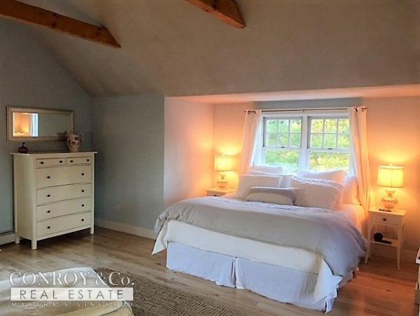 Cape Cod Home 994388