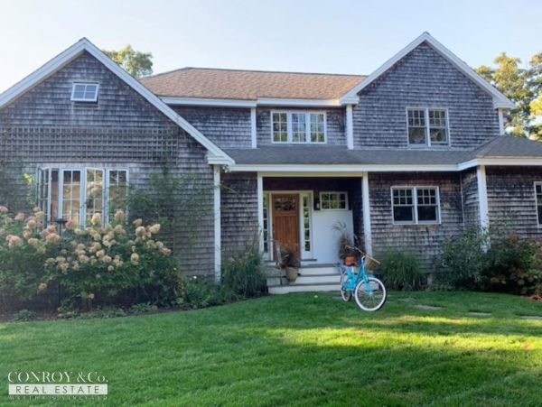 Cape Cod Home 994388