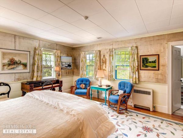 Cape Cod Home 994389