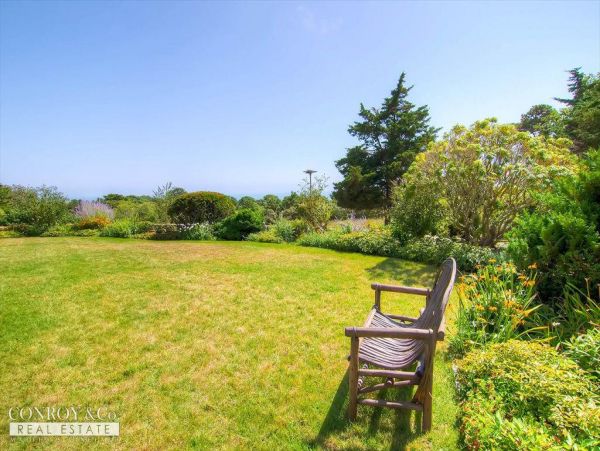 Cape Cod Home 994389
