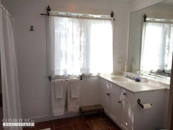 Cape Cod Home 994390