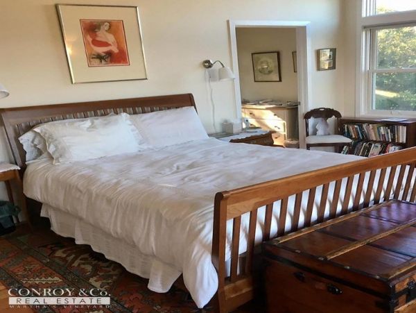 Cape Cod Home 994391