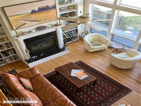 Cape Cod Home 994391