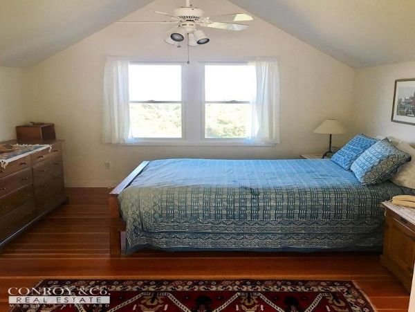 Cape Cod Home 994391