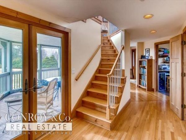 Cape Cod Home 994393