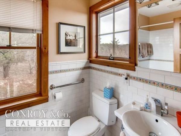 Cape Cod Home 994393