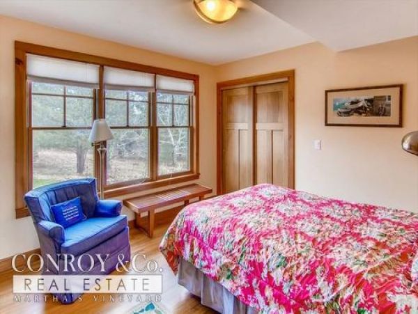 Cape Cod Home 994393