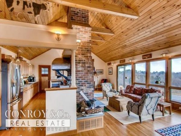 Cape Cod Home 994393