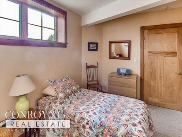 Cape Cod Home 994393