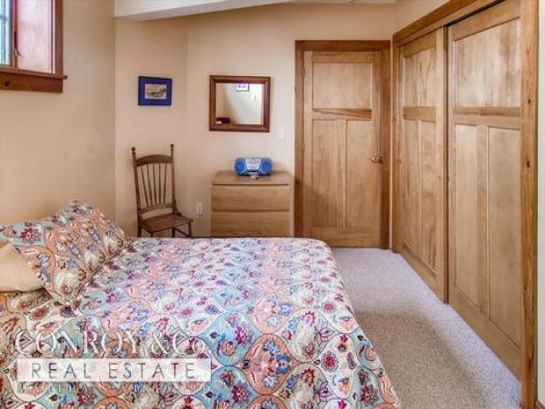 Cape Cod Home 994393