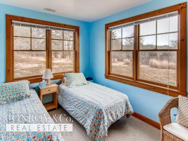 Cape Cod Home 994393