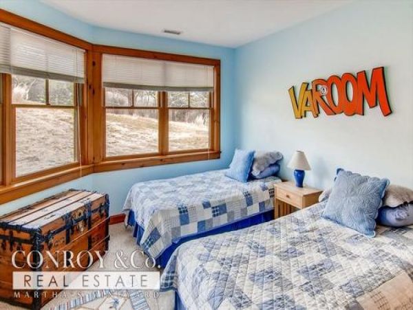 Cape Cod Home 994393