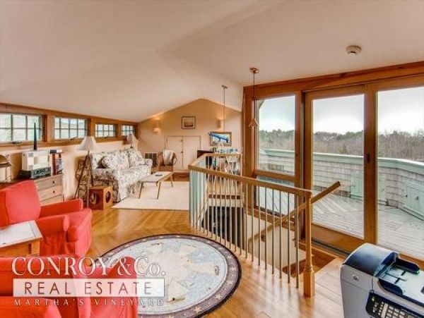 Cape Cod Home 994393