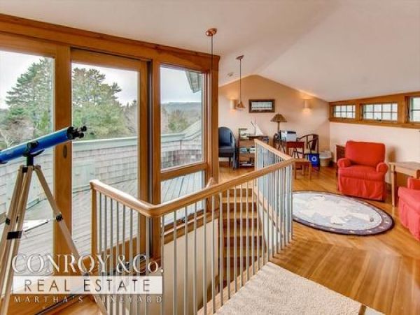 Cape Cod Home 994393