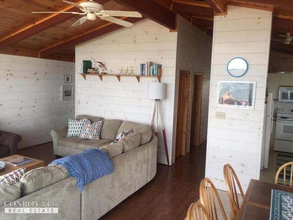 Cape Cod Home 994394
